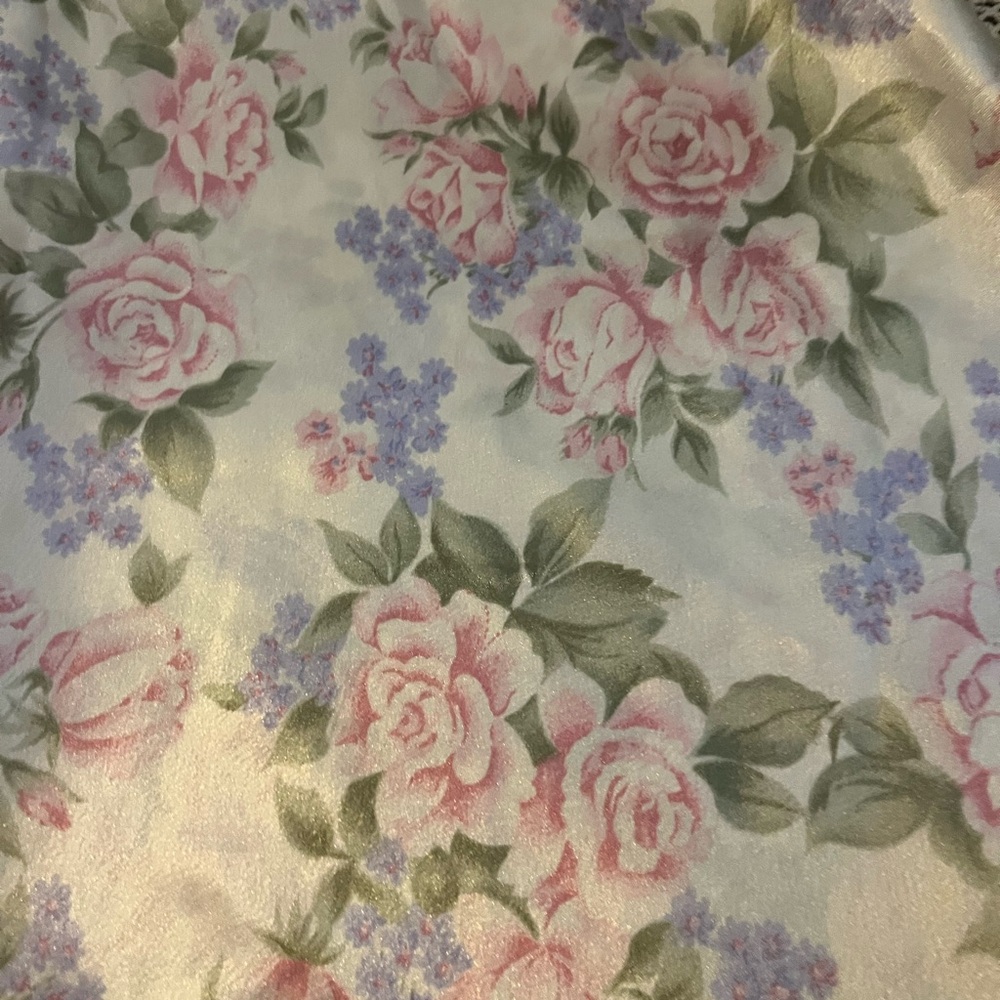 Victoria's Secret Floral Lace Chemise in Cream and Pink - Picture 5 of 10